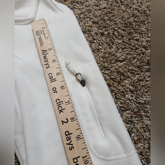 Columbia Women's White Fleece Jacket - Picture 11 of 12